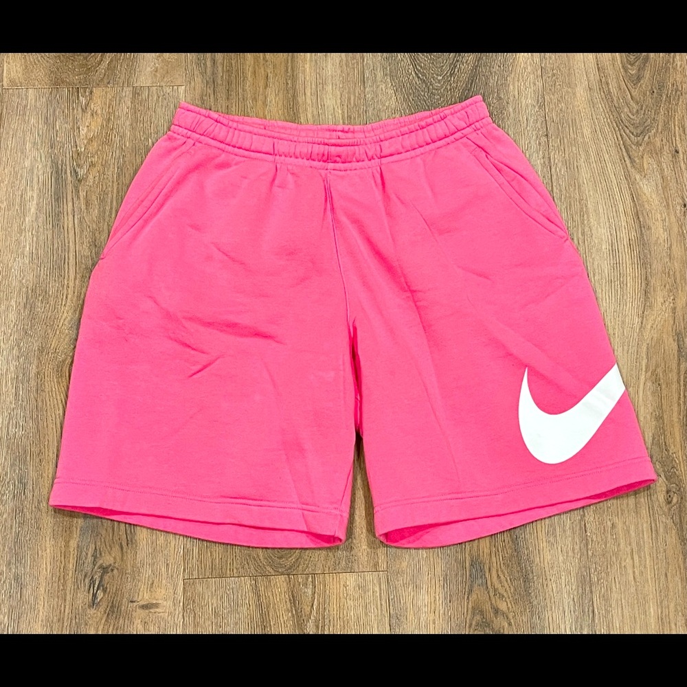 Men’s pink Cotton Nike shorts.